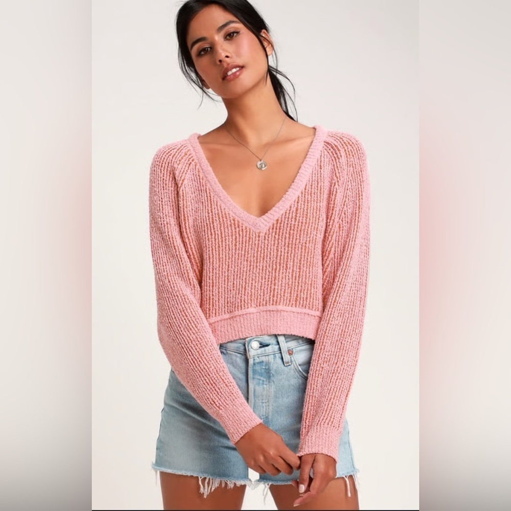 Free People - High Low V Textured Slouchy
Sweater - Hot Tropics. Size S